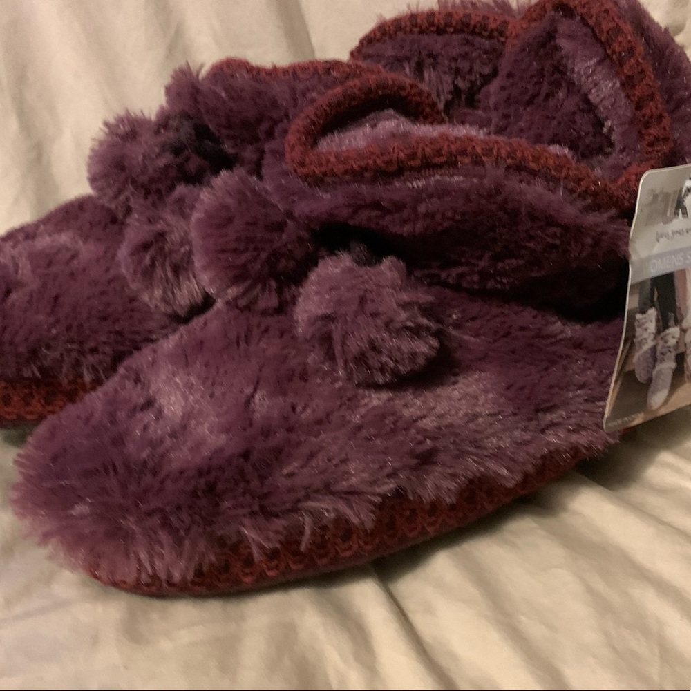 Women’s size 7 slippers